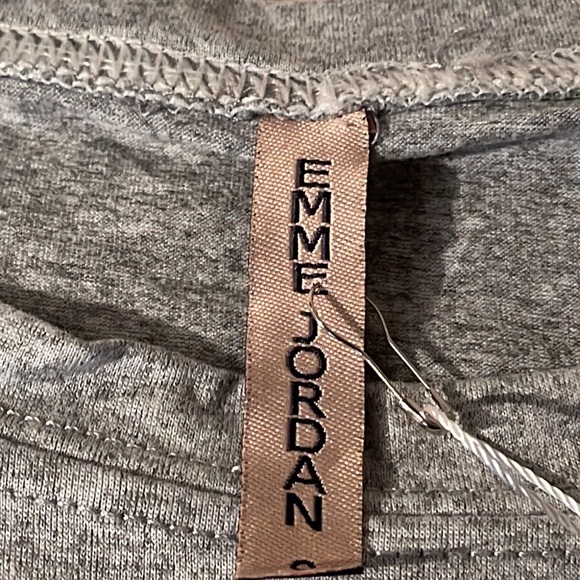 NWT- “EMME JORDAN” Embellished T-Shirt Size Small. - Picture 4 of 7